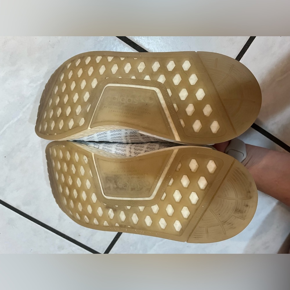 Men’s Adidas NMD R2 - Picture 2 of 4